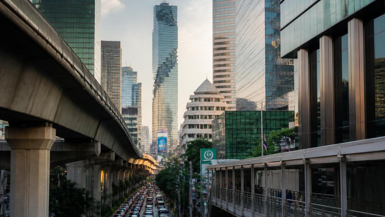 ย่านธุรกิจสาทร–สีลม อาคารสำนักงานของธนาคารและบริษัทที่ปรึกษา